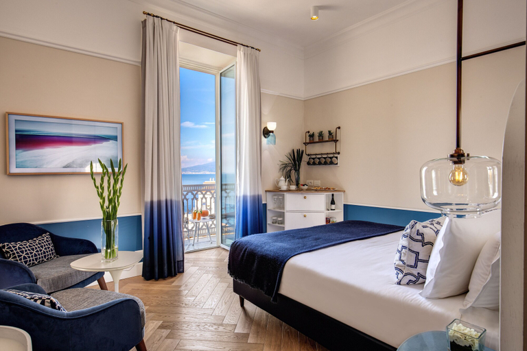 Bedroom 3, Hotel Mediterraneo, Napoli