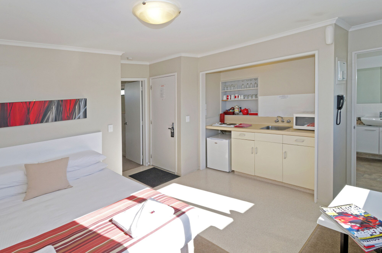 Others 5, Airport Harbour View Motel, Waitakere