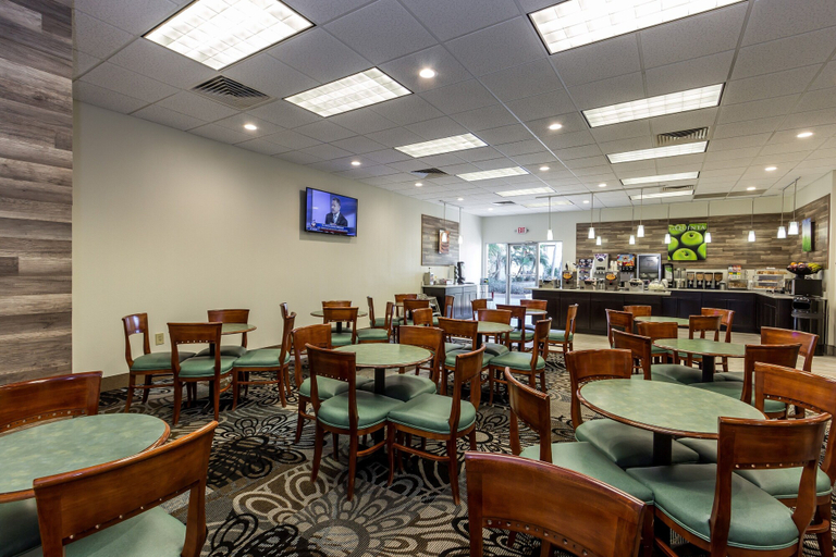 Food & Drinks 5, La Quinta Inn by Wyndham Clearwater Central, Pinellas