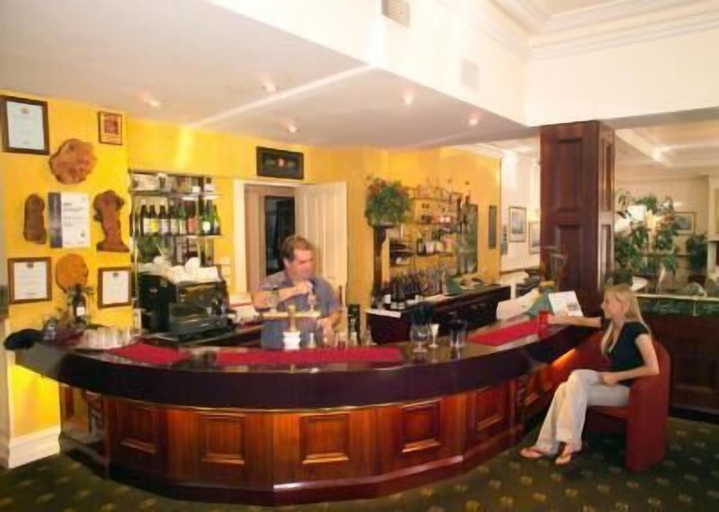 Food & Drinks 2, Lucas Hotel, Latrobe - Pt A