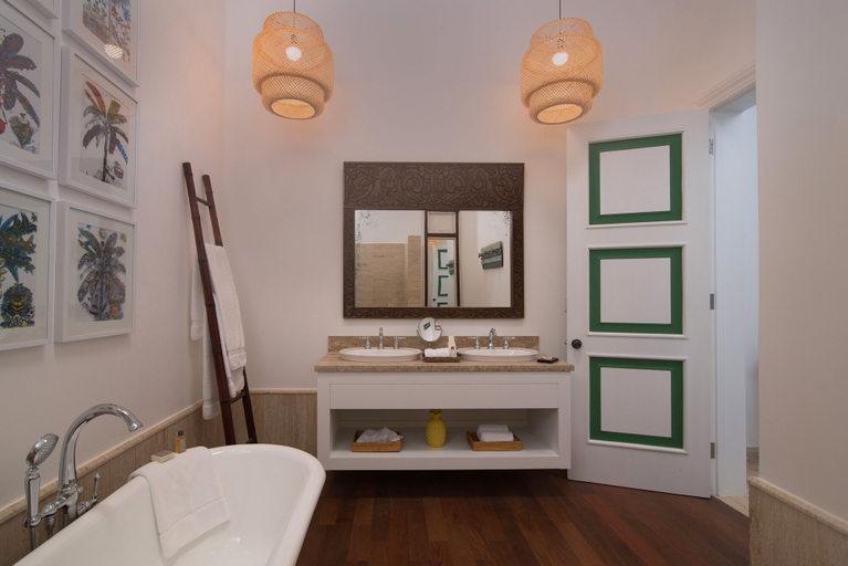 Bathroom 4, Casas del XVI, Distrito Nacional