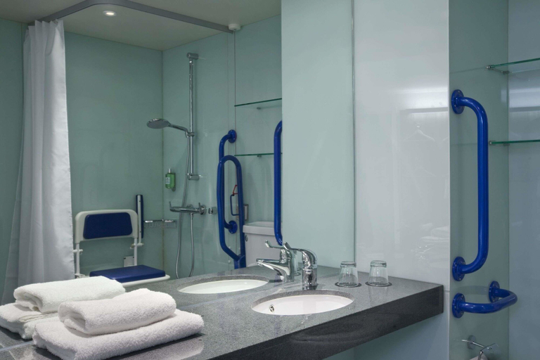 Bathroom 4, Ramada Encore by Wyndham Newcastle-Gateshead, Newcastle upon Tyne