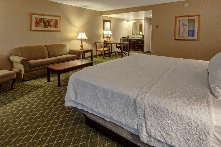 Bedroom 3, Hampton Inn Cambridge, Guernsey