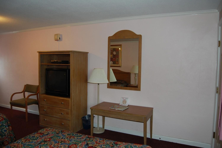 Others 4, Sea Breeze Inn, Worcester