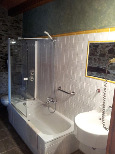 Bathroom 4, Mas D'en Roqueta, Lleida