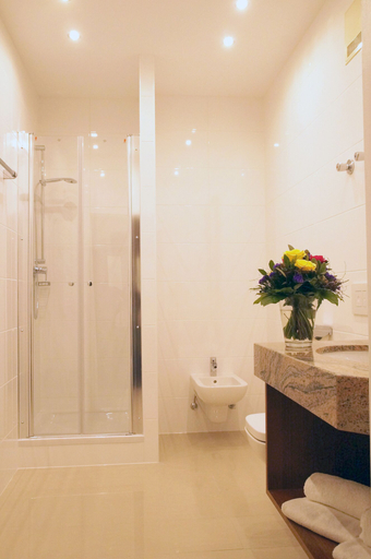 Bathroom 5, Schloss Hotel Wolfsbrunnen, Werra-Meißner-Kreis