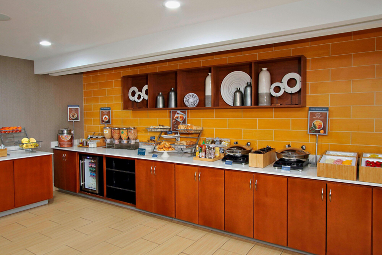 Food & Drinks 4, SpringHill Suites by Marriott Madera, Madera