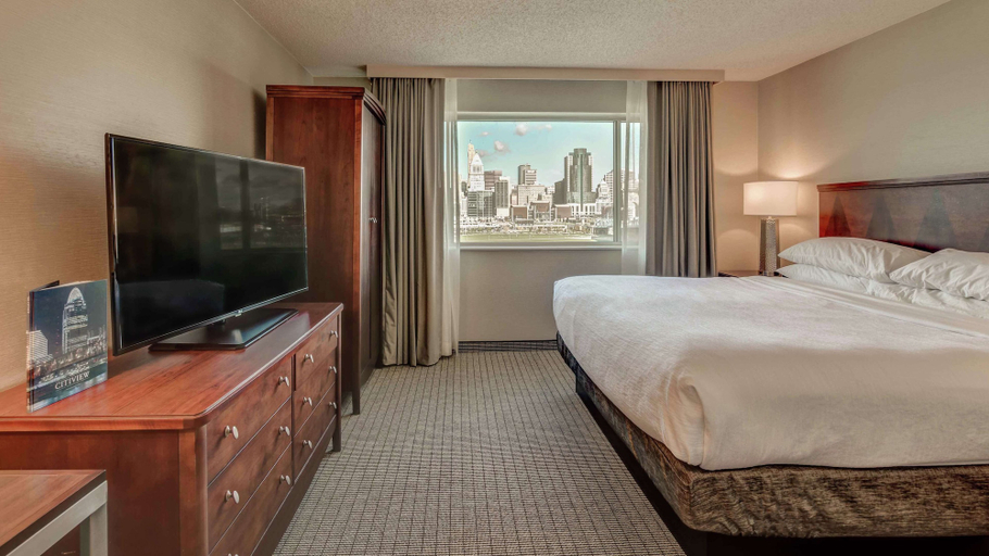 Bedroom 3, Embassy Suites by Hilton Cincinnati RiverCenter, Kenton