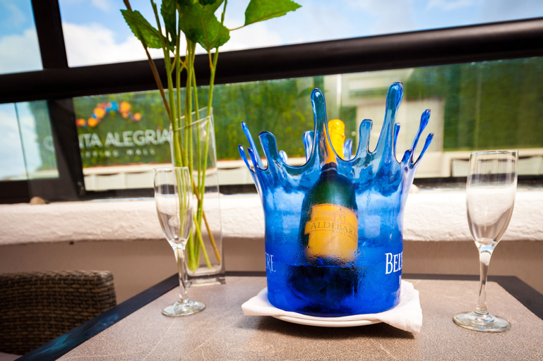 Food & Drinks 7