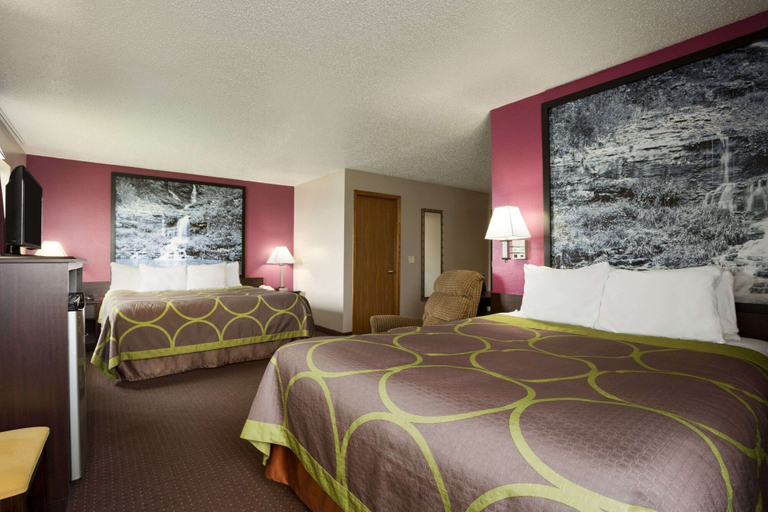 Bedroom 3, Super 8 by Wyndham Cameron, De Kalb