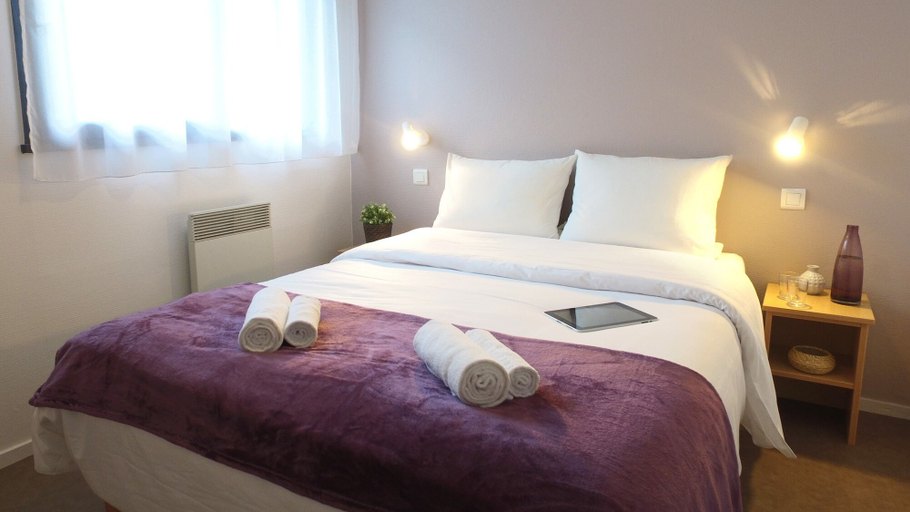 Bedroom 3, VVF Cantal Champs-sur-Tarentaine, Cantal