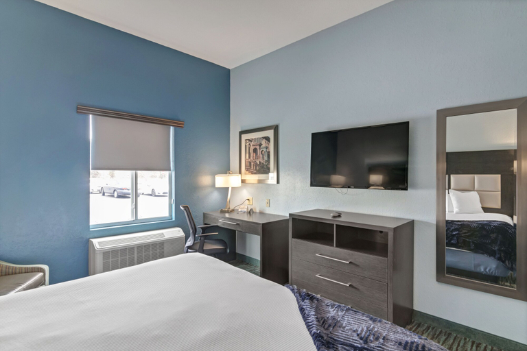 Bedroom 3, Iris Garden Inn, Chatham