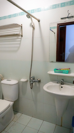Bathroom, Quynh Anh Hotel, Tan Phu