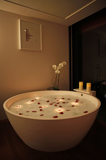 Bathroom 5, 1866 Court & Suites, Beirut