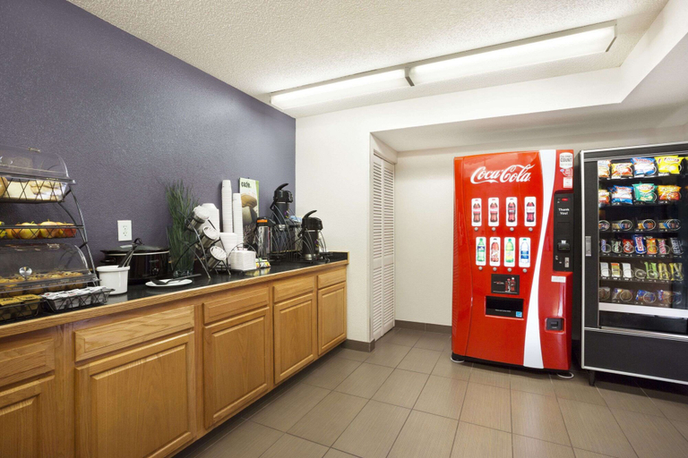 Food & Drinks 5, Microtel Inn by Wyndham Louisville East, Jefferson