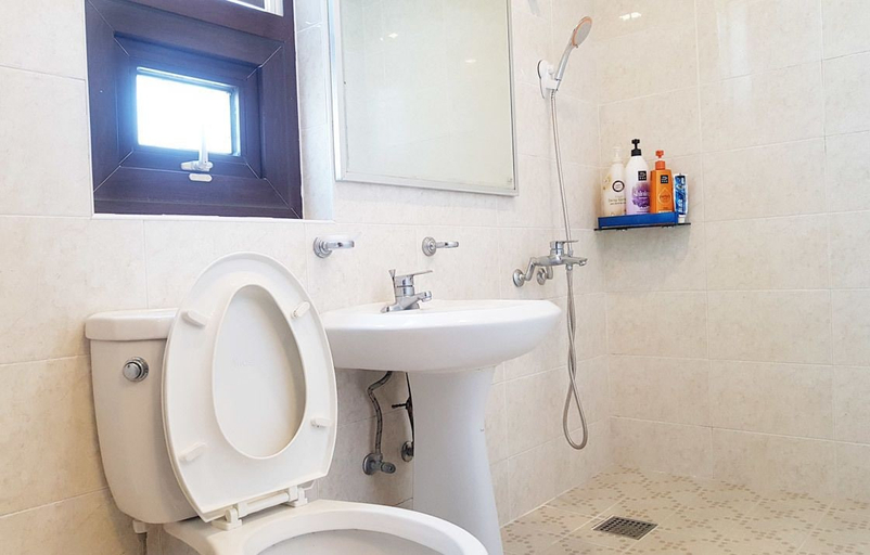 Bathroom 4, Gonggam Guesthouse - Hostel, Seogwipo