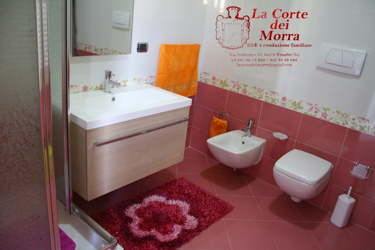 Bathroom 5, La Corte dei Morra, Isernia
