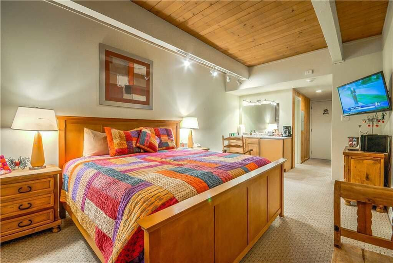 Bedroom 1, The West 3238, Routt