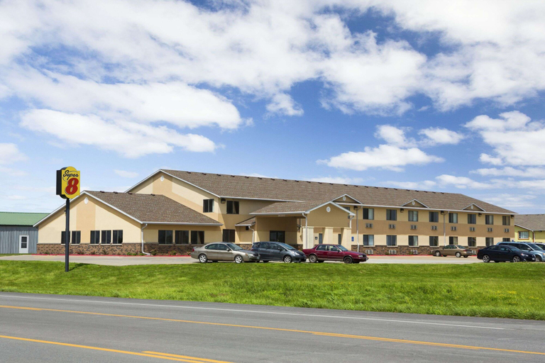 Exterior & Views 5, Super 8 by Wyndham Cameron, De Kalb