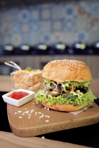 Food & Drinks 15