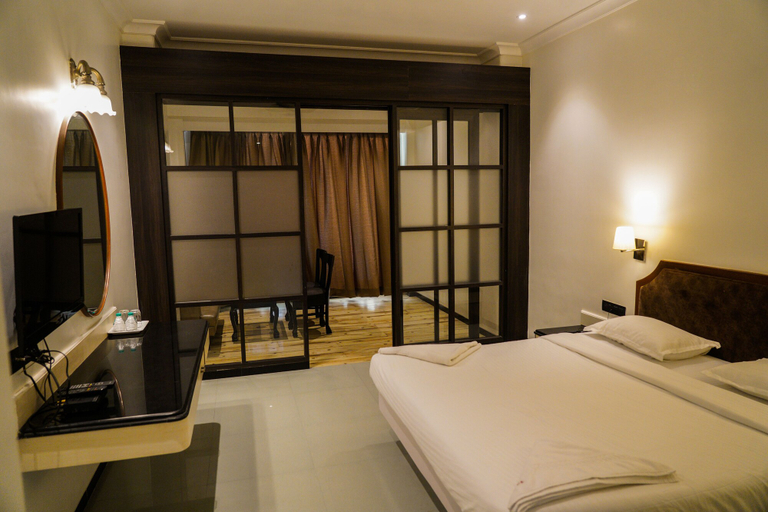 Bedroom 3, Hotel Sunshine Inn, Mumbai Suburban