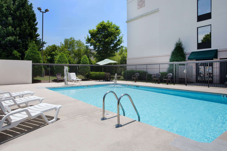 Sport & Beauty 5, Wingate by Wyndham Raleigh South / Garner, Wake
