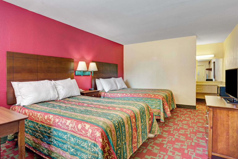 Bedroom 3, Days Inn by Wyndham Elizabeth City, Pasquotank
