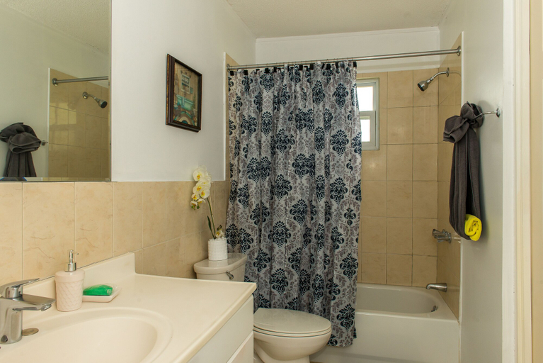 Bathroom 4, The Beach House II Bedroom with