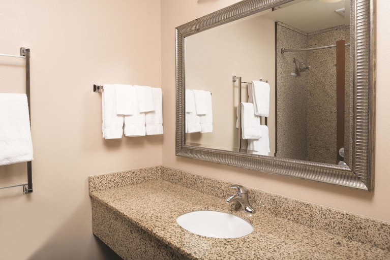 Bathroom 4, La Quinta Inn & Suites by Wyndham Bozeman, Gallatin