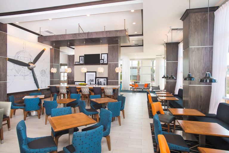 Food & Drinks 5, Hampton Inn & Suites LAX El Segundo, Los Angeles