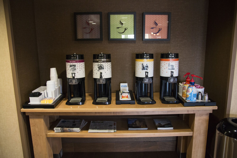 Food & Drinks 5, Hampton Inn And Suites Madera, Madera