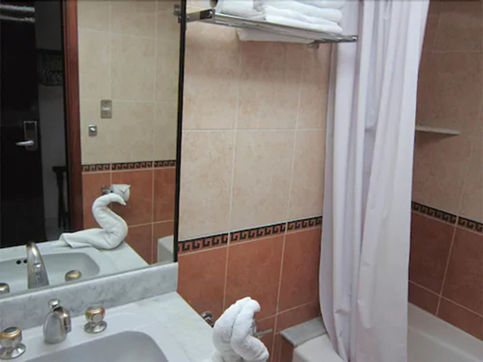 Bathroom 5, Hotel Baluarte, Veracruz
