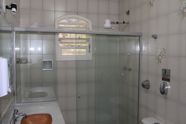 Bathroom 3, ClubeHostel São Francisco, Niterói