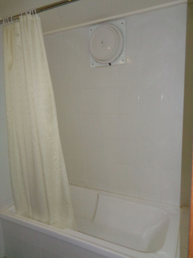 Bathroom 4, Parkway Motel, Queanbeyan