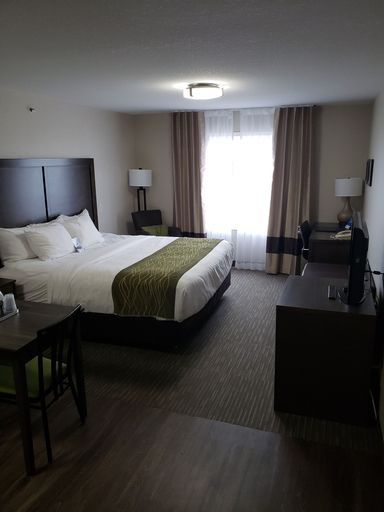 Bedroom 4, Comfort Inn & Suites Red Deer, Division No. 8