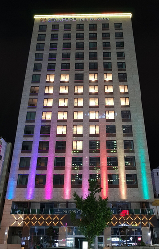 Exterior & Views 20