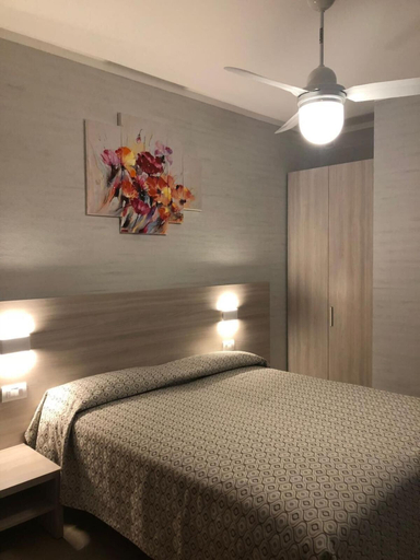 Bedroom 2, Hotel Fiordaliso, Brescia