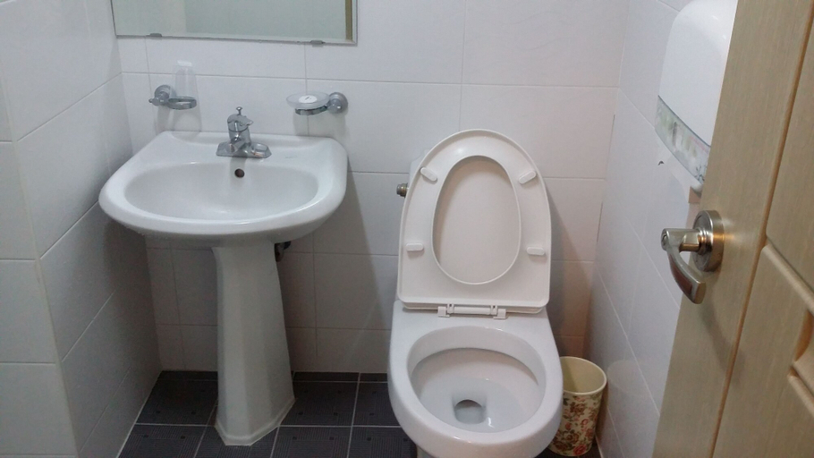 Bathroom 3, Hera Hotel, Seogwipo