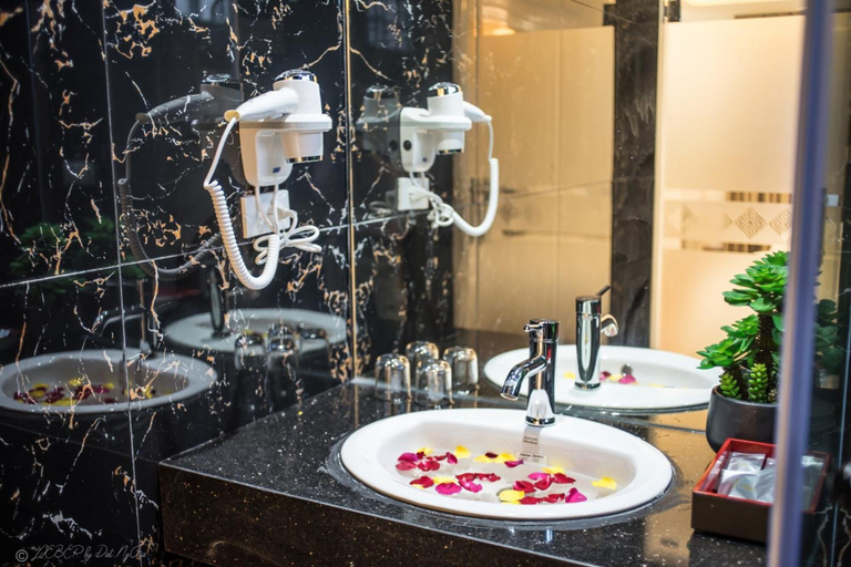 Bathroom 4, Lieber Hotel, Hà Đông