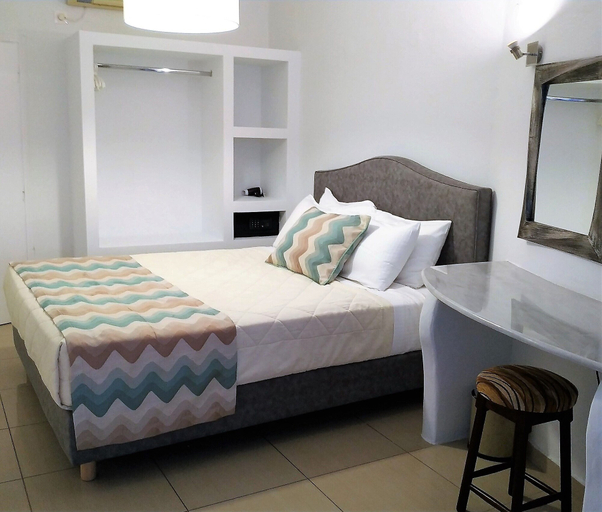 Bedroom 3, Hotel Mylos, South Aegean