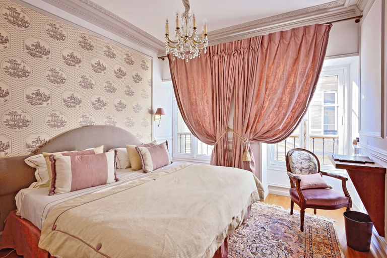 Bedroom 3, Villa Victor Louis, Gironde