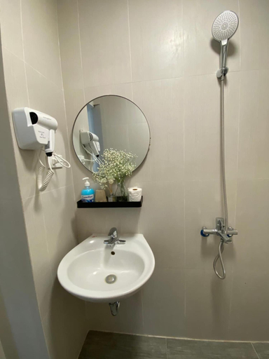 Bathroom 4, Thuc at 3am, Hoàn Kiếm