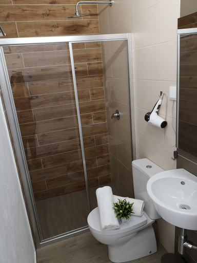 Bathroom 4, Sensations Guesthouse, Lagos