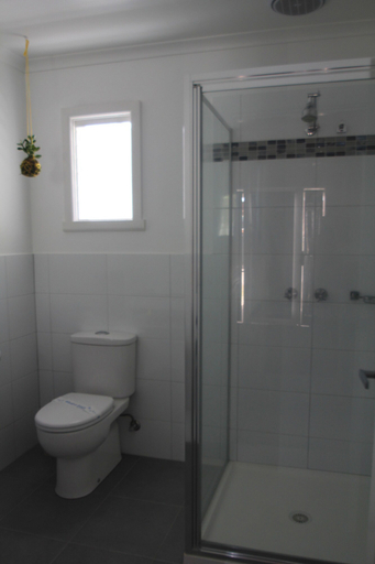 Bathroom 4, Rubicon Hotel Motel, Murrindindi - East