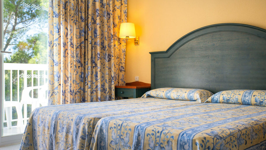 Bedroom 3, Hostal Es Pi 2, Baleares