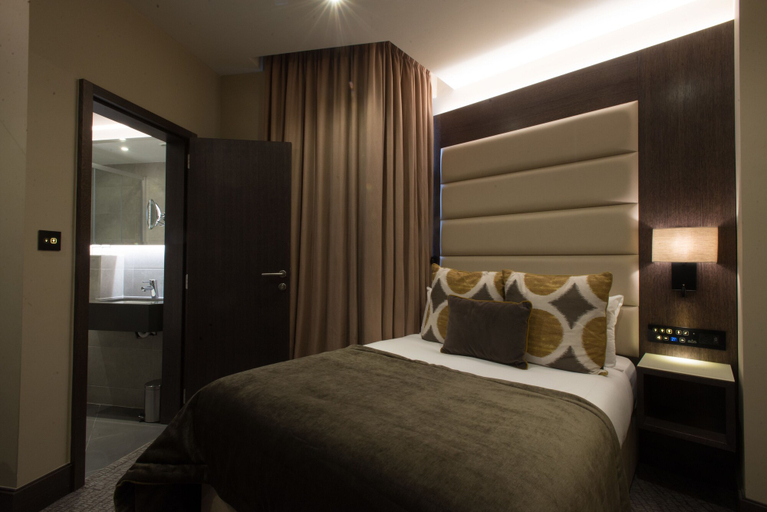 Bedroom 2, The Kings Head Hotel, London