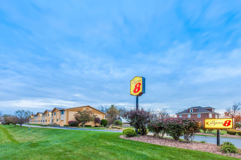 Super 8 by Wyndham Liverpool/Clay/Syracuse Area, Onondaga