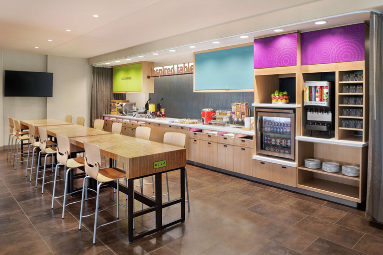 Food & Drinks 5, Home2 Suites by Hilton Overland Park, Kansas City