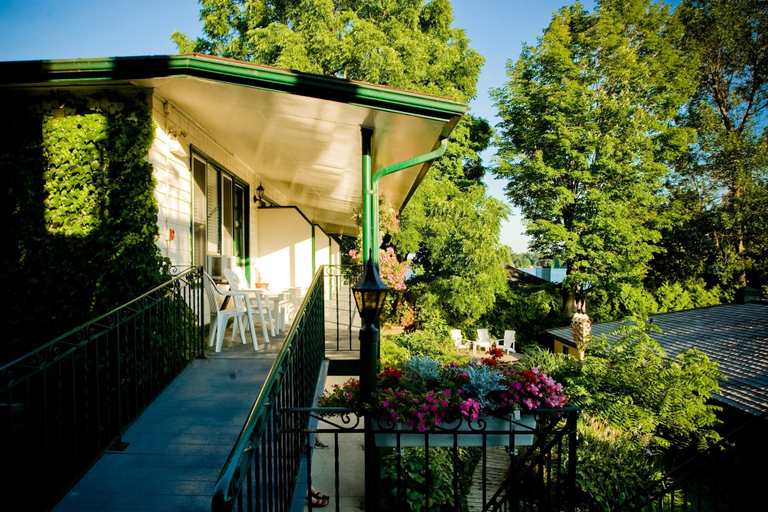 Exterior & Views 2, Gananoque Inn & Spa, Lake Ontario