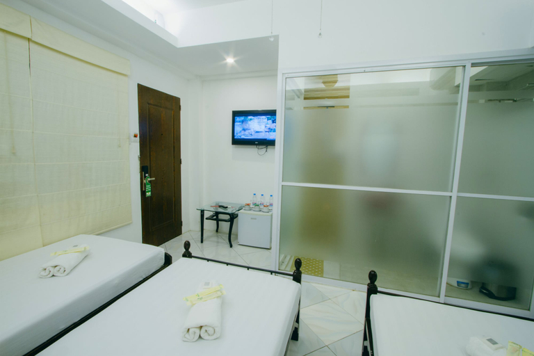 Bathroom 3, JJ Midcity Inn, Tabaco City
